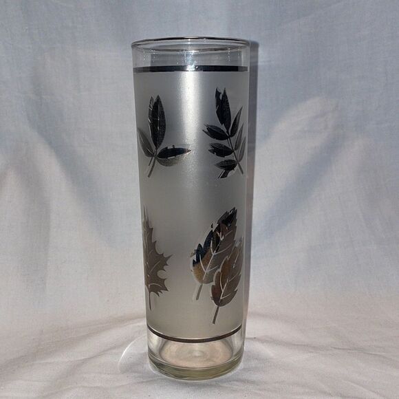 Leaf etched glass   - Picture 1 of 4
